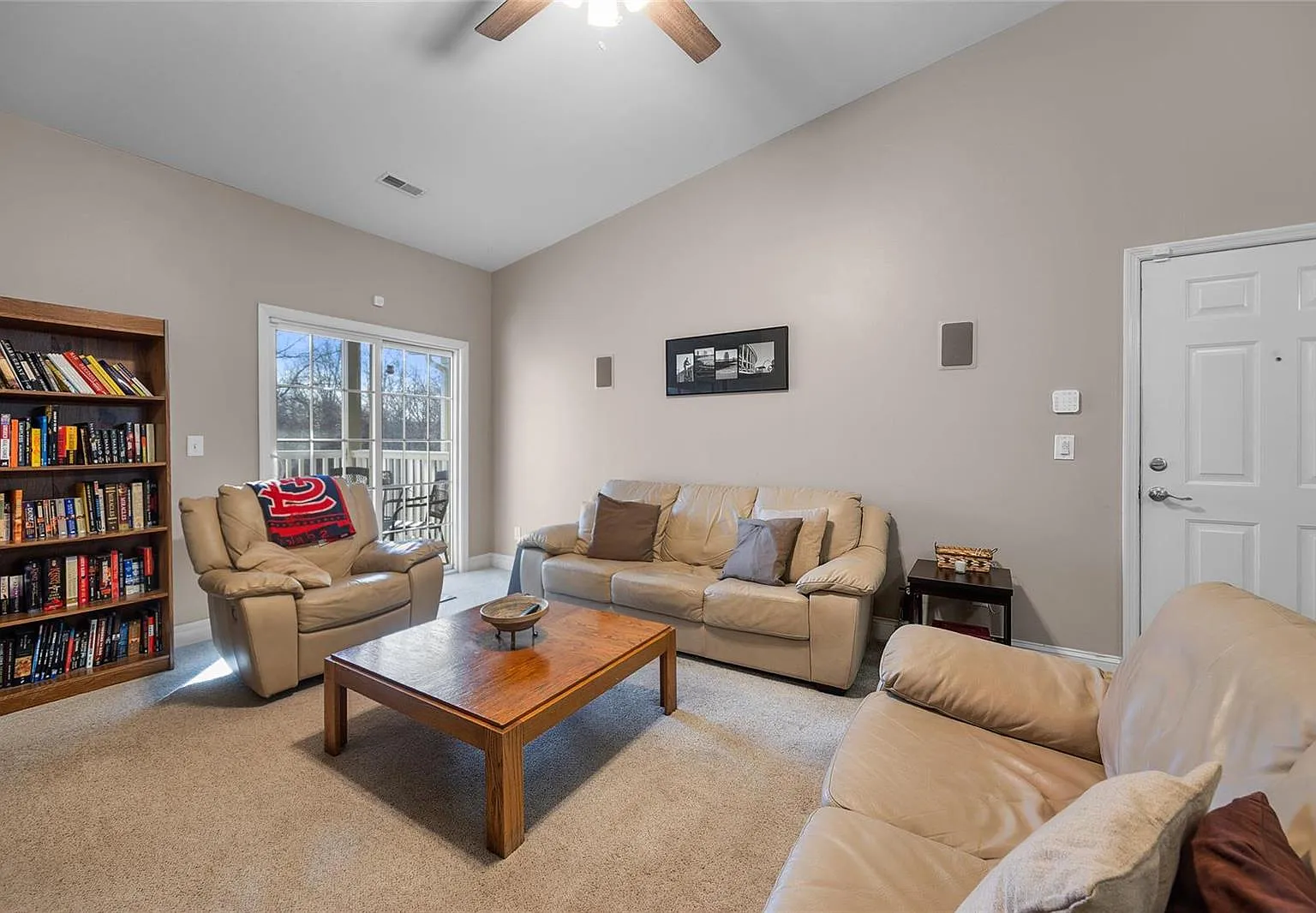 2 bed, 980 sqft, $1,600 — Photo 4