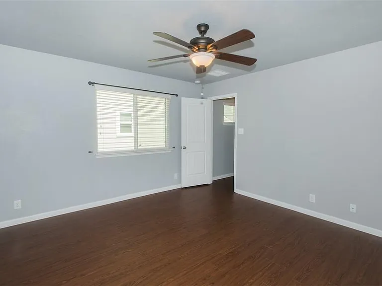 937 Alamo Plaza Dr — Photo 10