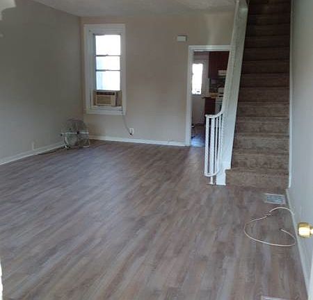 2nd image of 4727 Princeton Ave