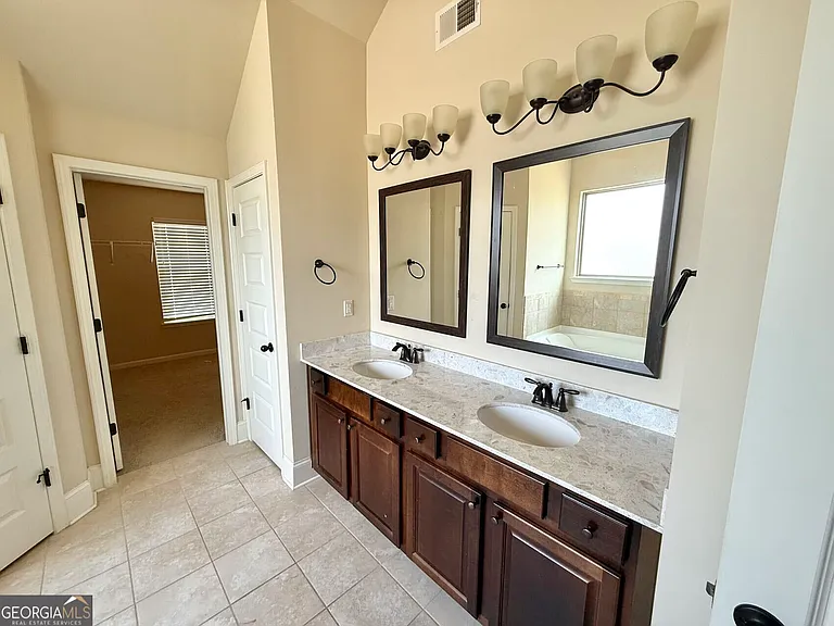 1201 Mottled Ct — Photo 35