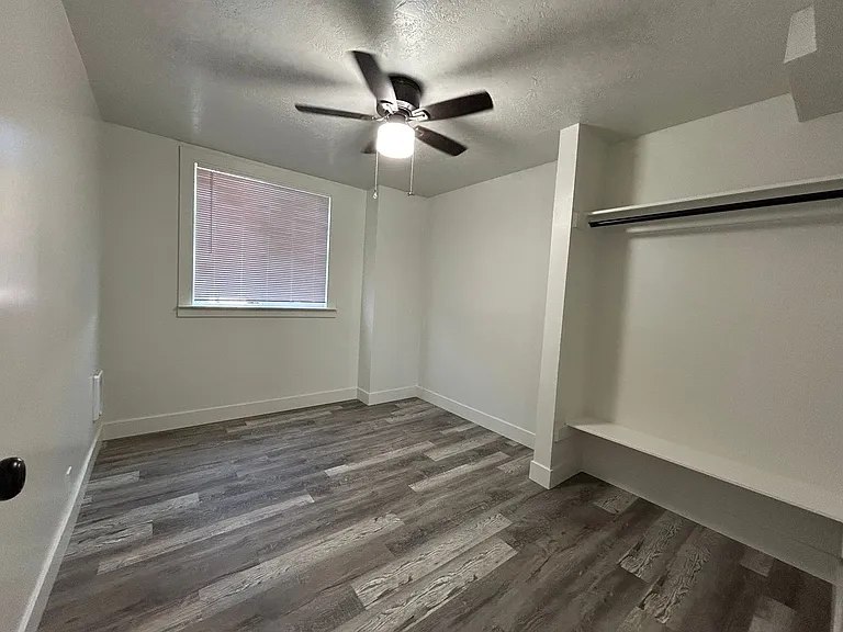 951 N Redwood Rd — Photo 5
