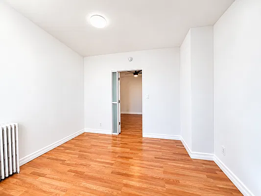Bedroom, photo 9