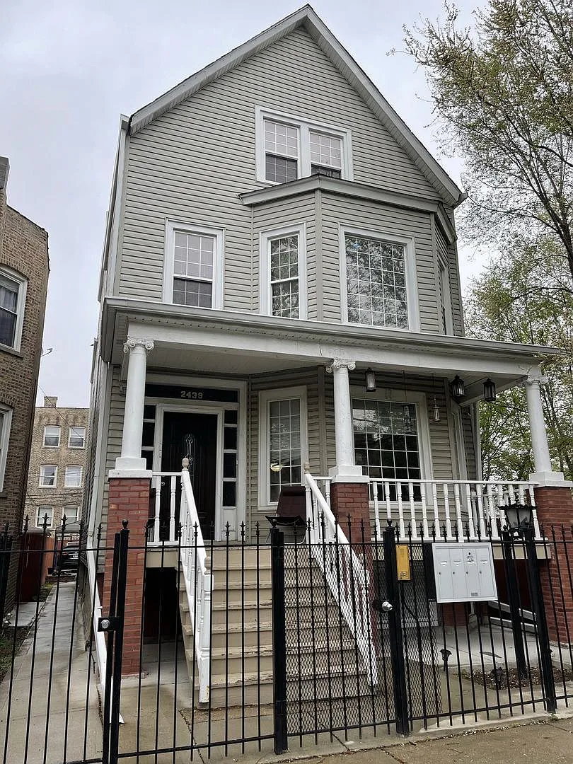 2 bed, 1.0 bath, 1000 sqft, $1,600 — Photo 1
