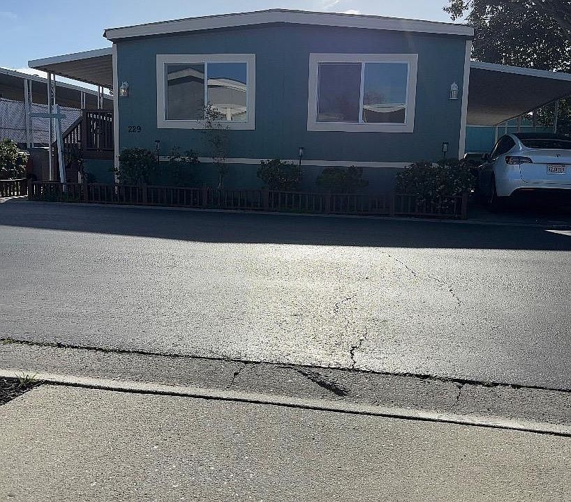 1st image of 2151 Oakland Rd Space 229