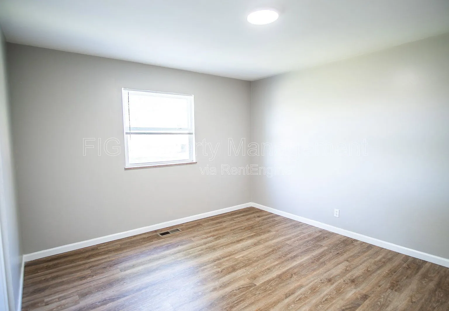 2 bed, 1.0 bath, 777 sqft, $1,300 — Photo 4