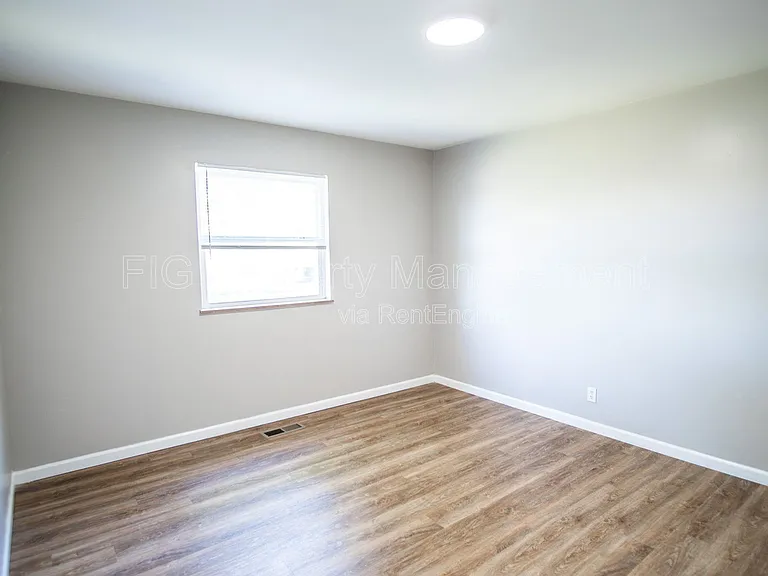 315 N Castle St #4 — Photo 4