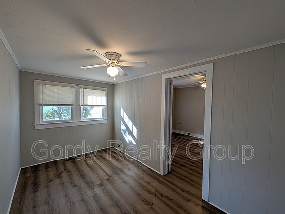 3rd image of 3016B 4th St
