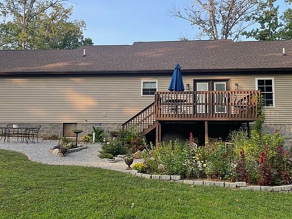 4th image of 959 Cemetery Rd