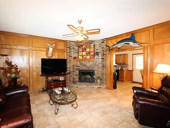 5th image of 1619 Meadowlark Ln