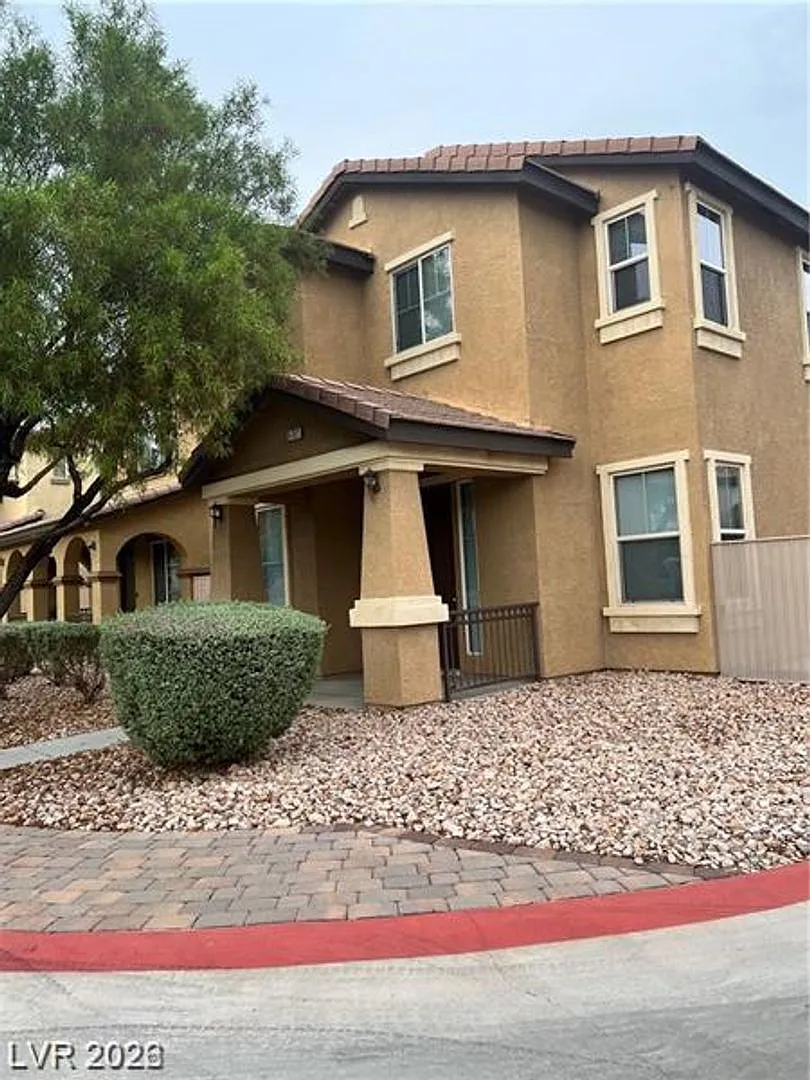 Beautiful 3-Bedroom Home with Loft in North Las Vegas — Photo 1
