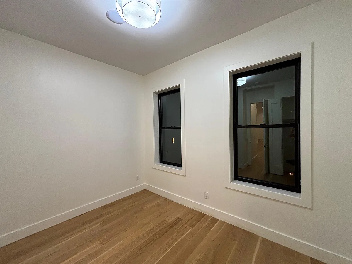 Building Photo - 50 Grace St #3RR