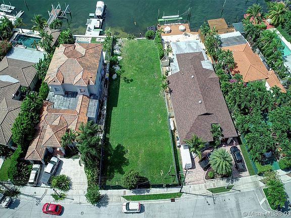 3rd image of 1015 Stillwater Dr