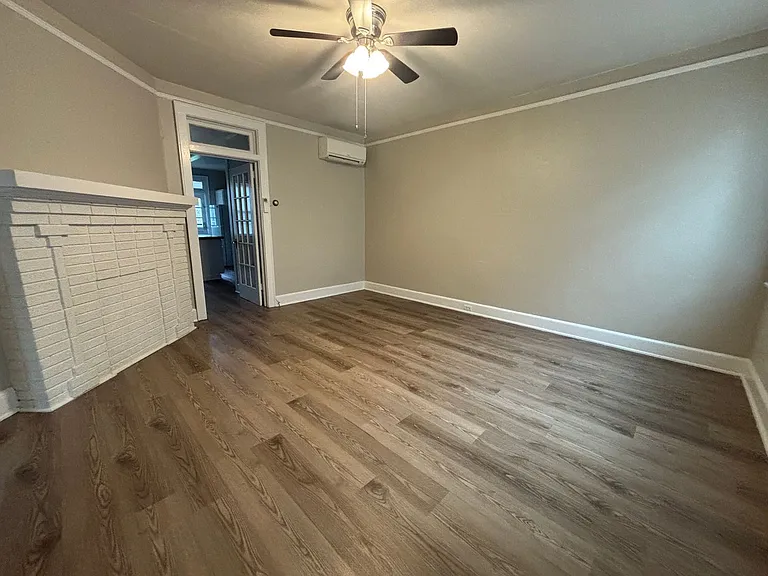 807 Cedar Ter — Photo 2