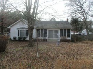 822 Timberneck Rd, Deltaville, VA 23043