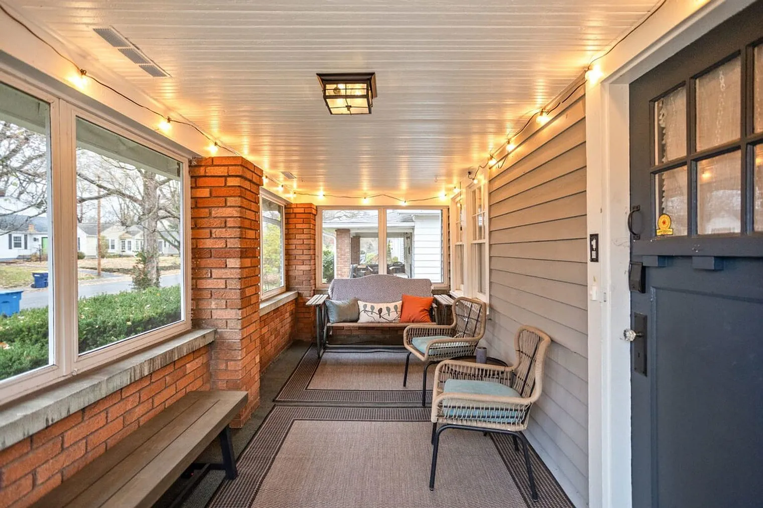 2 bed, 1.0 bath, $4,616 — Photo 3