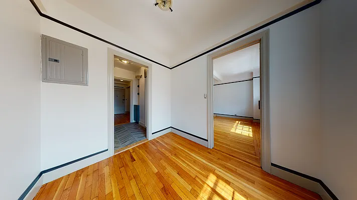 Rented by Bond New York | media 13