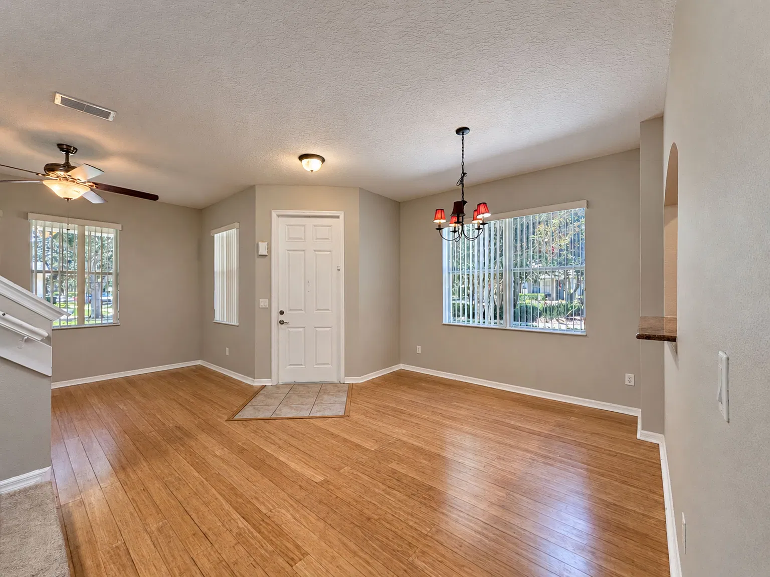 Must-See 3BR/2.5BA Corner Townhome | Resort-Style Living in Signature Lakes | Private Courtyard — Photo 4