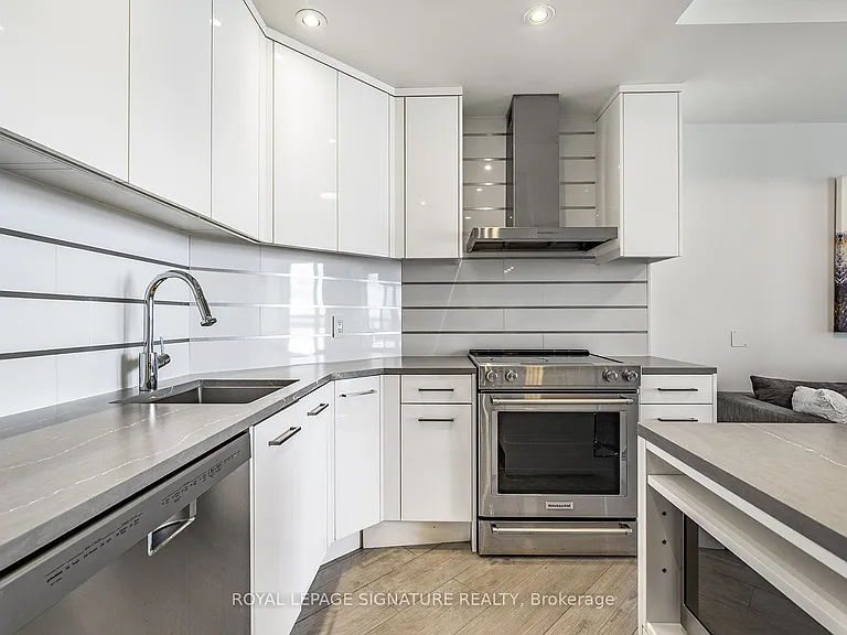 218 Queens Quay W #2303 — Photo 11
