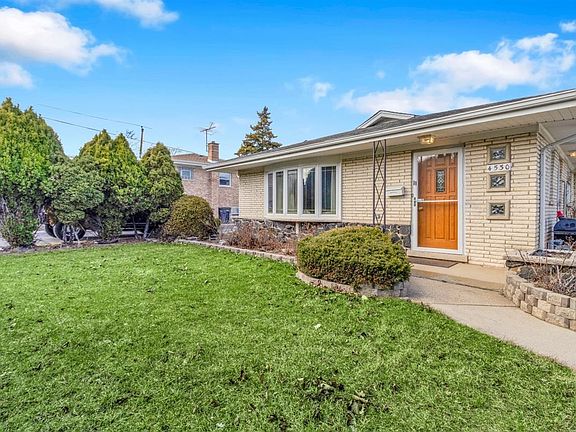 4th image of 4530 Butterfield Rd