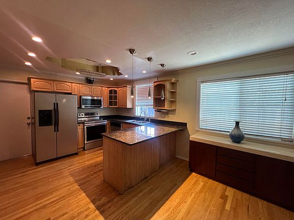 2nd image of 2342 McLaughlin Ave