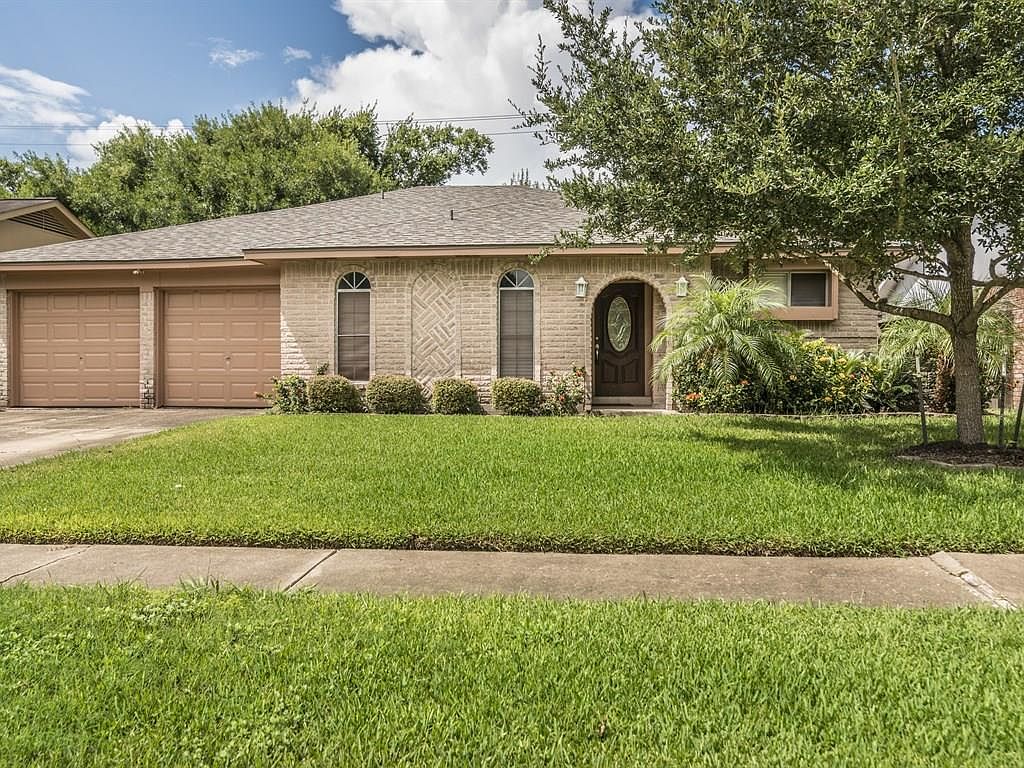 16618 La Avenida Dr, Houston, TX 77062 | Zillow