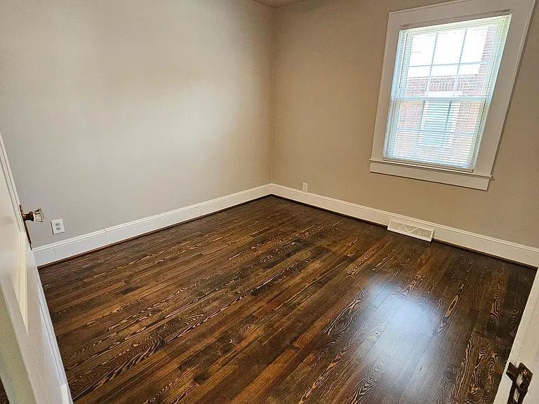 2321 Celia Ave — Photo 7
