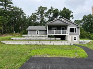 2 Terrace Rd, Middleboro, MA 02346