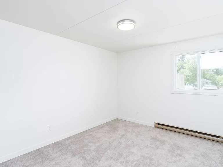 210 Oakland Ave — Photo 18