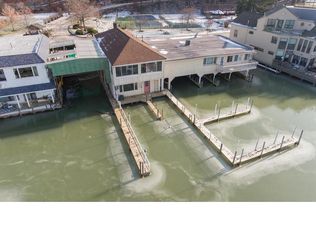 852 Beach Rd, Lakewood, OH 44107