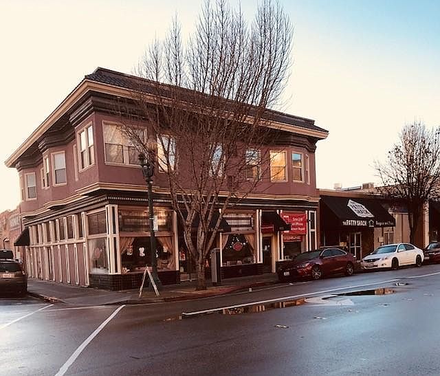 1st image of 901 Main St