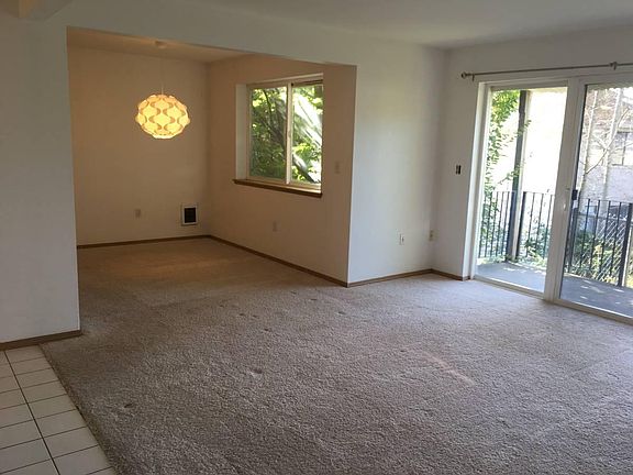 5th image of 9903 NE 119th Ct #E