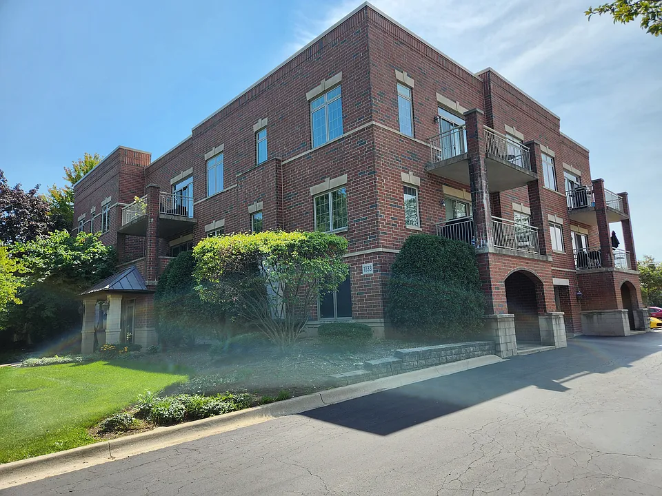 1033 Peterson Ave #308