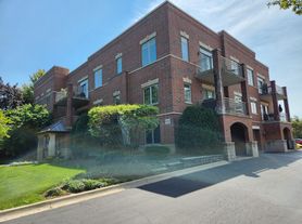 1033 Peterson Ave, Park Ridge, IL