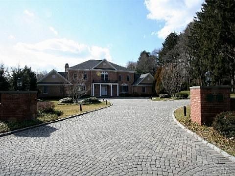 1st image of 2 Mansion Dr