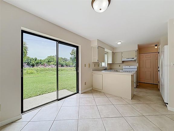5th image of 1718 ADAMS CIRCLE S