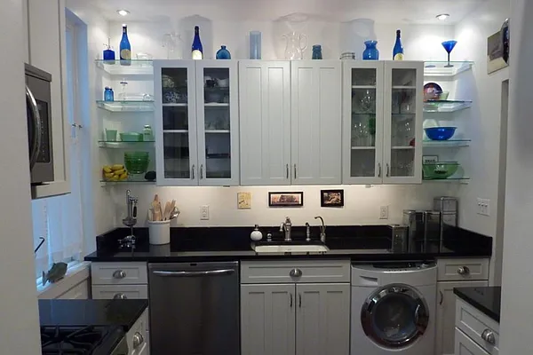 Sold by Corcoran | media 14