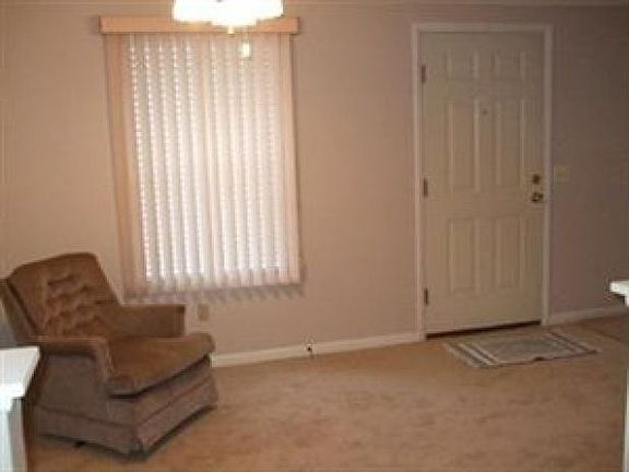 2nd image of 82 Privet Ln