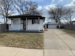 23587 Newcastle St, Taylor, MI 48180