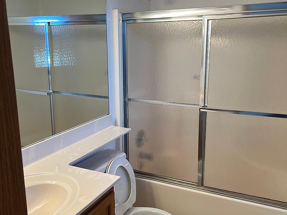 4th image of 924 NE Sunnyside Ln #B