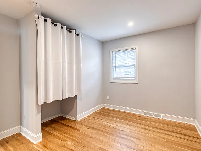 617 Oak Ln — Photo 16