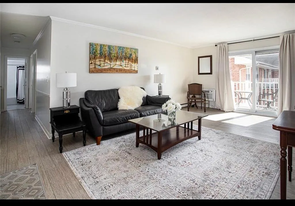 23 Bullocks Point Avenue, Unit 2C — Photo 2
