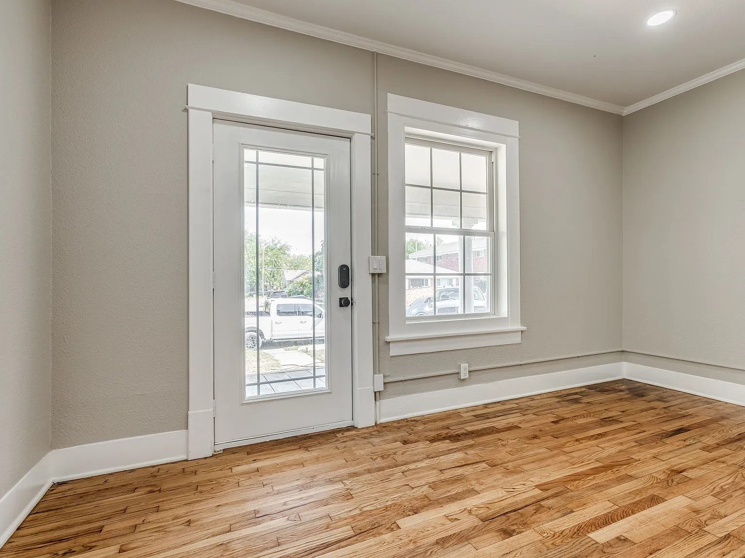 1 bed, 700 sqft, $995 — Photo 1