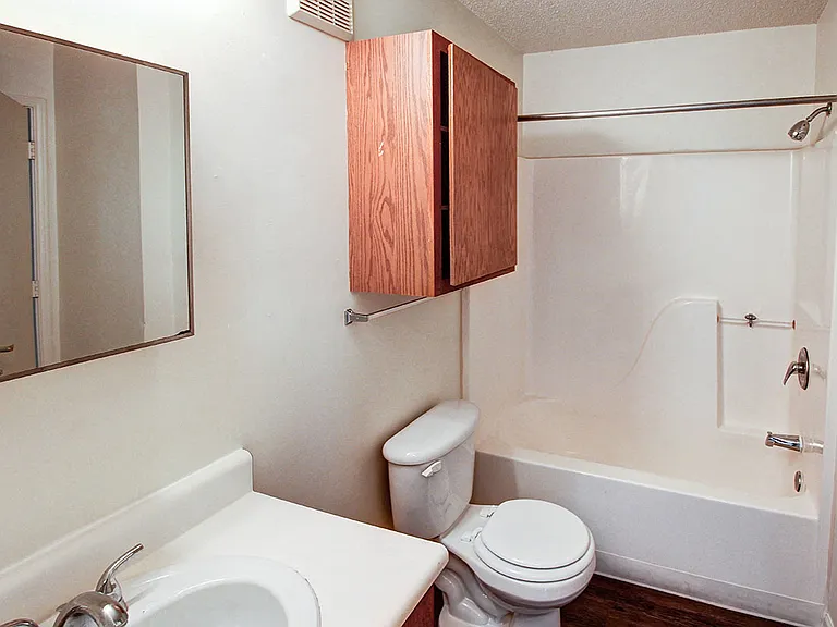Floor Plan 2 bathroom