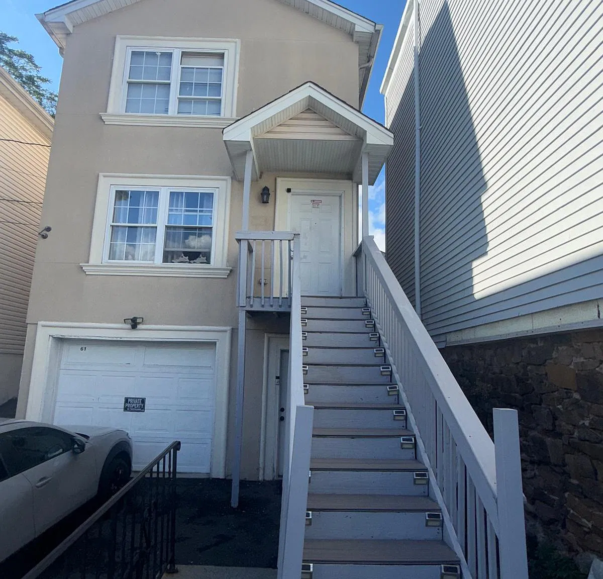 3 bed, $2,300 — Photo 1