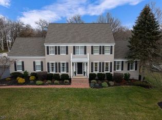 2 Litton Rd, Flemington, NJ 08822