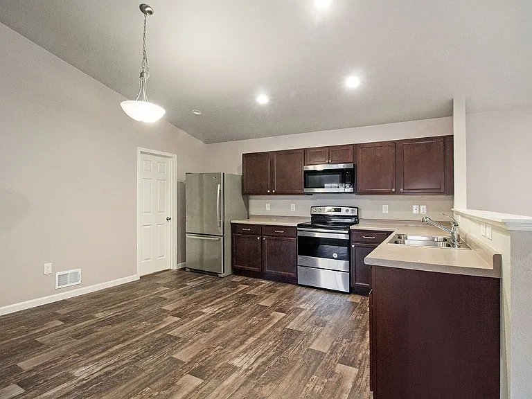 372 White Pine Ct — Photo 7