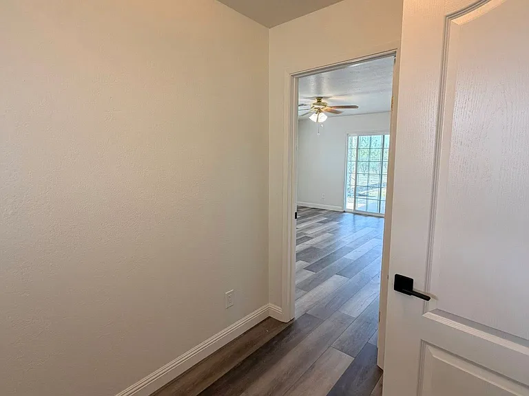 Steinegul Rd — Photo 10