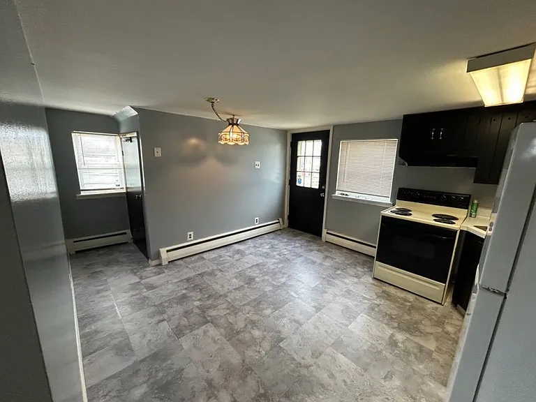 513 Cedar Ave — Photo 1