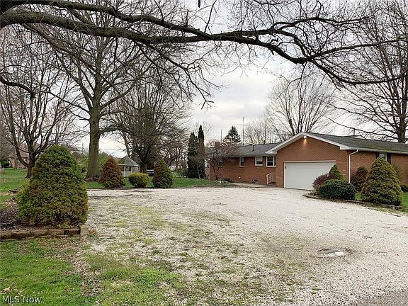 3rd image of 7133 Hoverland Ave NW