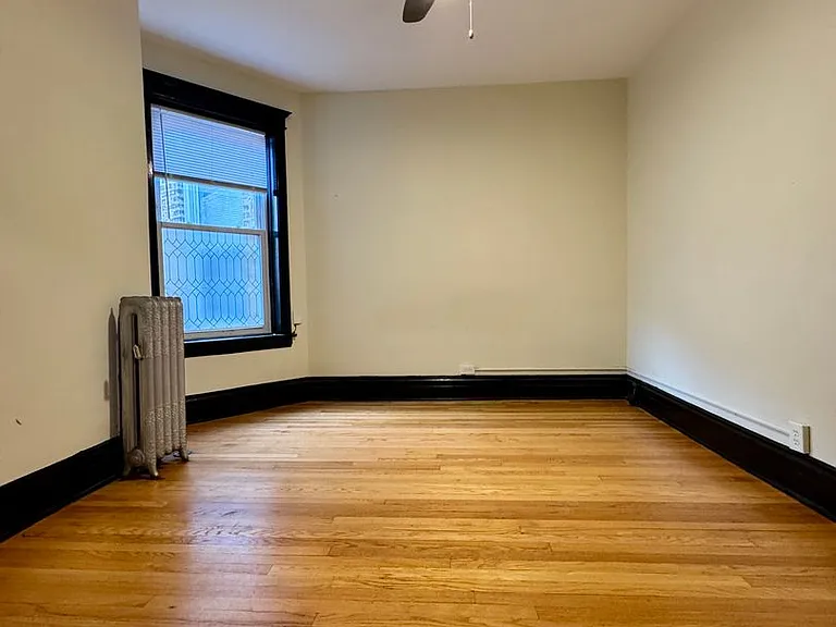 3801 N Lincoln Ave — Photo 12